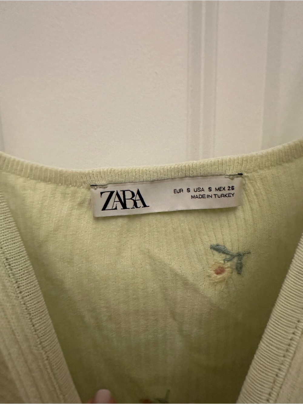 Zara Light Green Ribbed Embroidered Cropped Tank - Picture 2 of 3